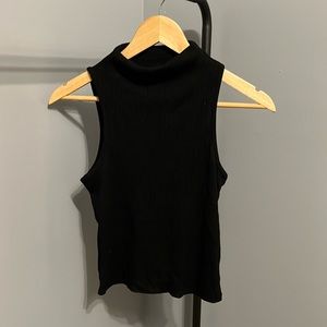 Low Turtleneck Sleeveless Black Top